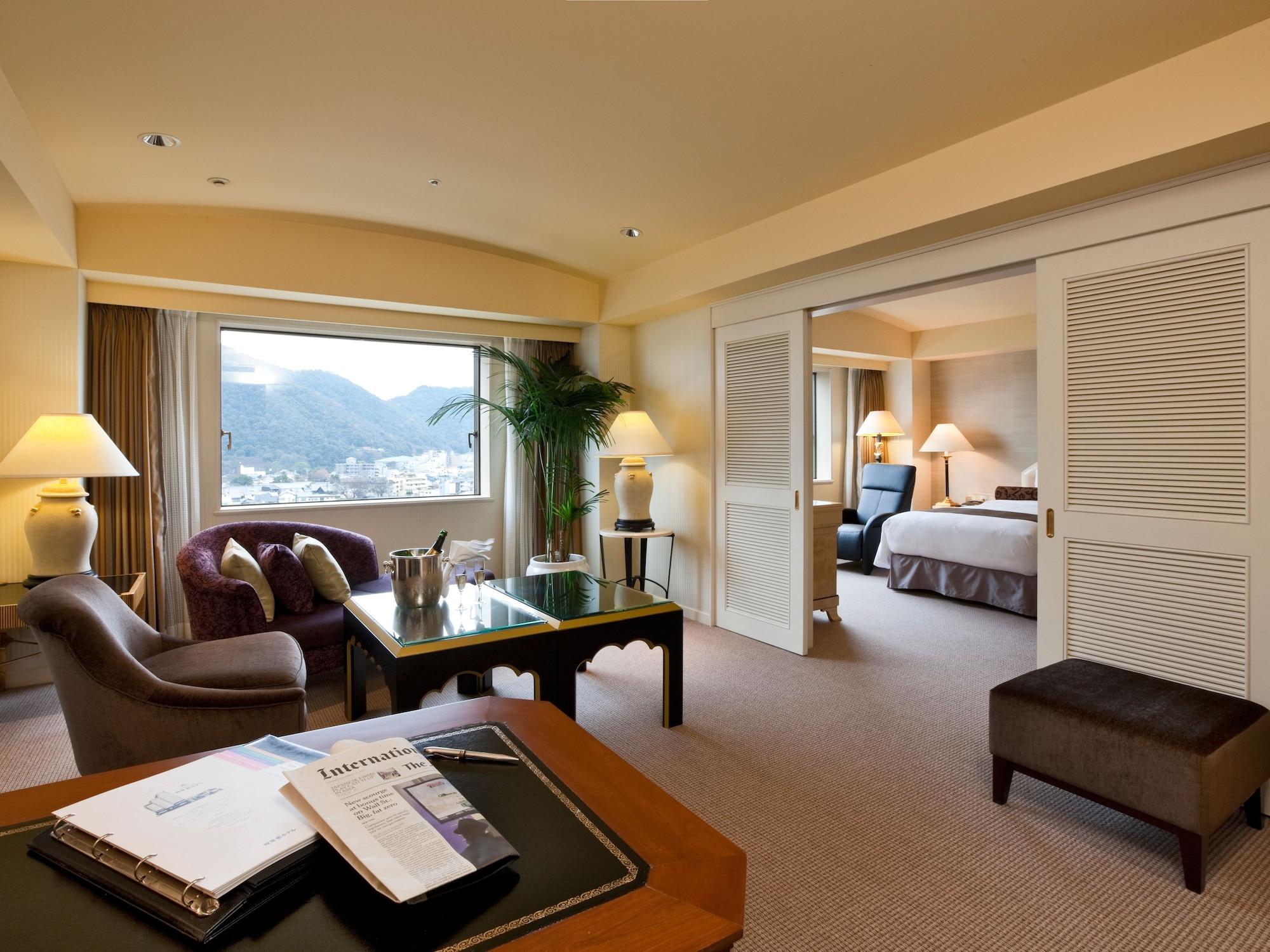Miyako Hotel Gifu Nagaragawa Kültér fotó A suite at the hotel