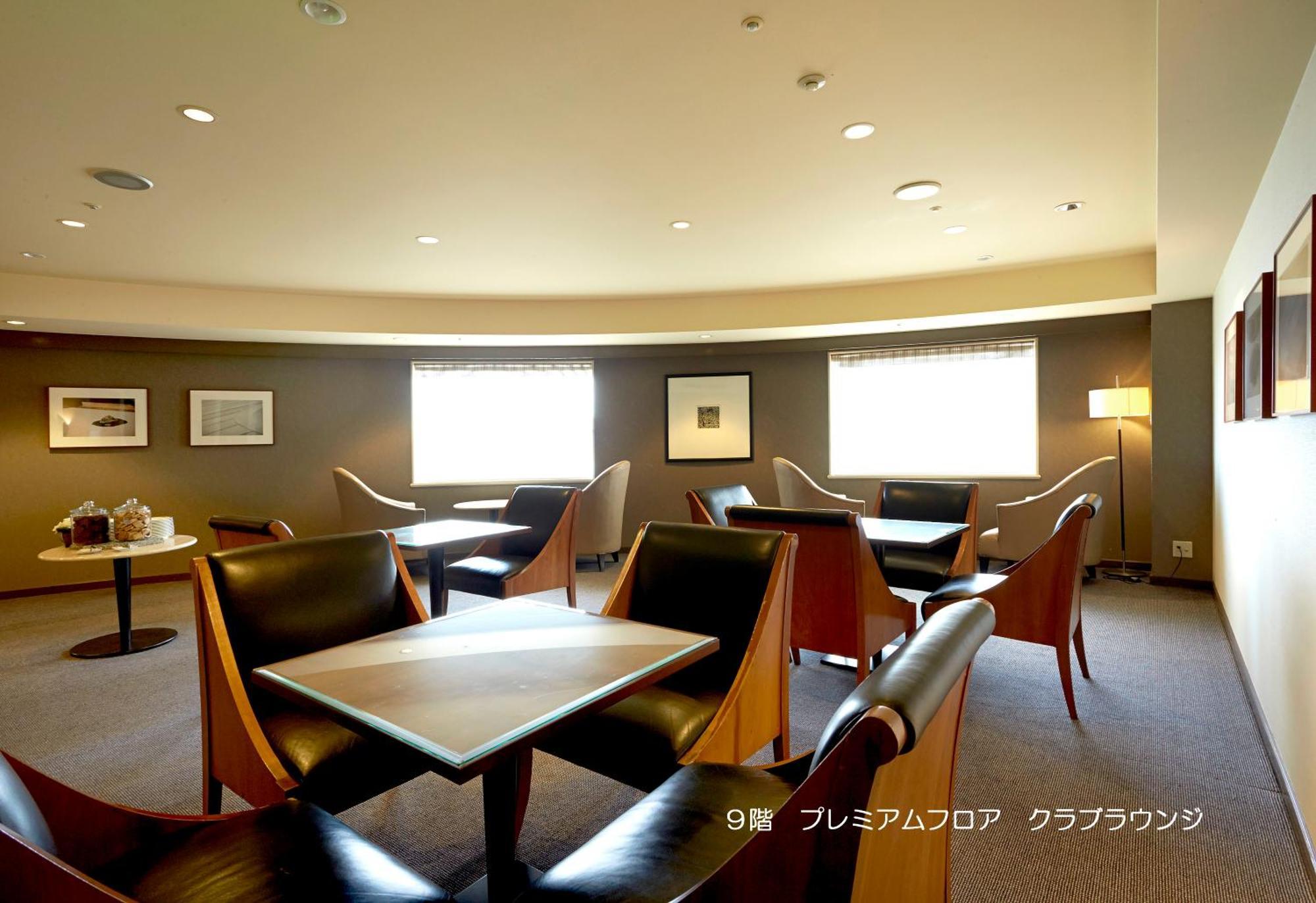 Miyako Hotel Gifu Nagaragawa Kültér fotó Premium Lounge at Chubu International Airport